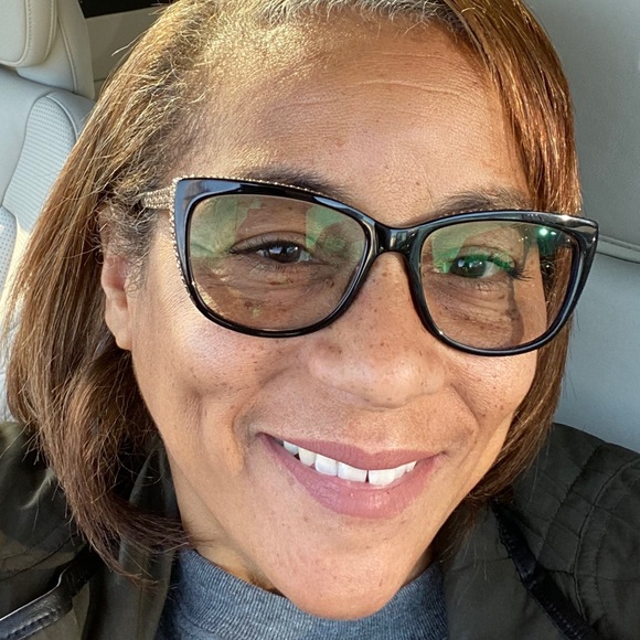 Meet your Posher, Lisa - Picture 2 of 2